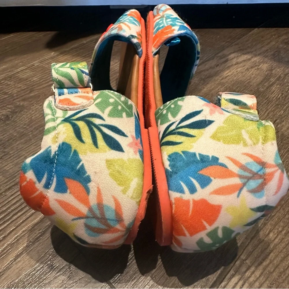 Disney Girls Moana‎ Strappy Floral Sandals Size 2/3